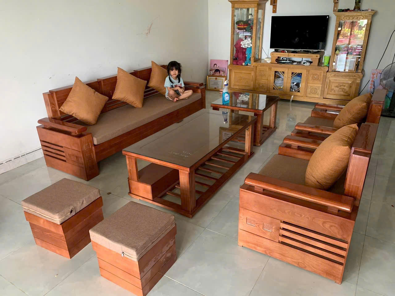 Sofa gỗ phòng khách mẫu mới 2025 giá rẻ